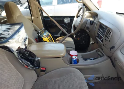 2002 Ford Expedition Xlt z USA, uszkodzony, nr VIN 1FMRU15W92LA81186